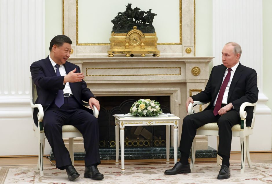 V. Putinas ir Xi Jinpingas baigė neoficialias derybas  