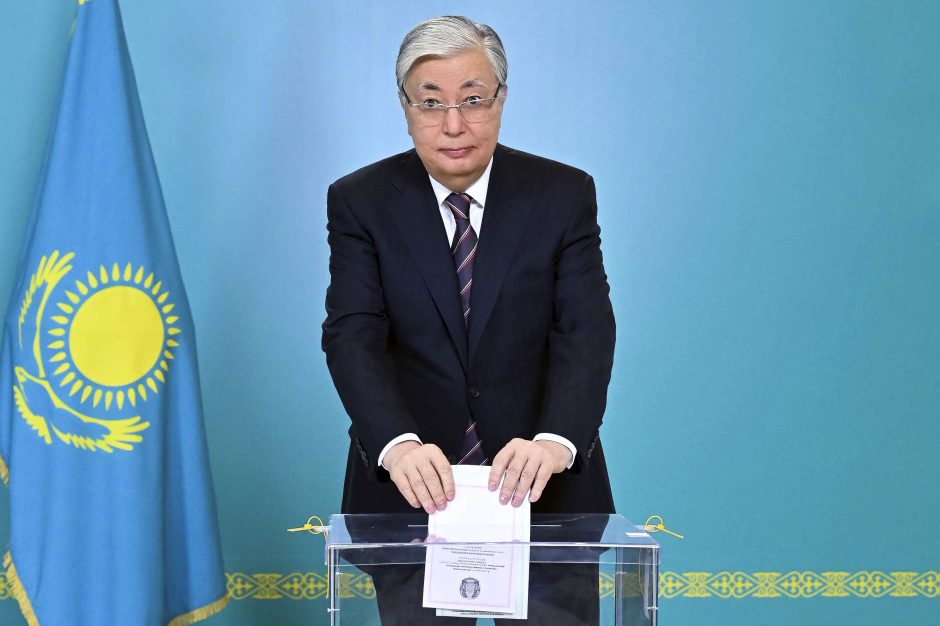 Daugiausia balsų Kazachstano parlamento rinkimuose laimėjo dominuojanti partija