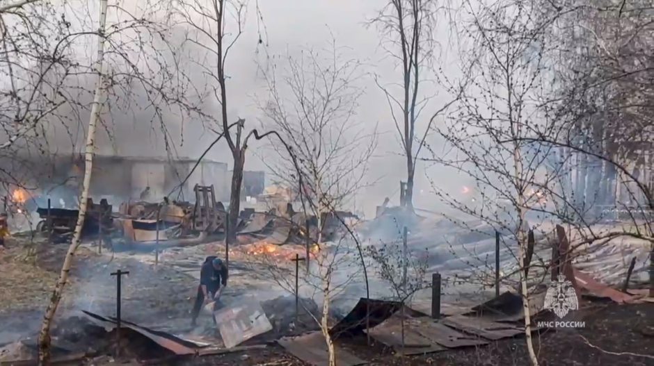 Rusijoje per gamtinius gaisrus Uralo kalnuose žuvusių žmonių skaičius padidėjo iki 21
