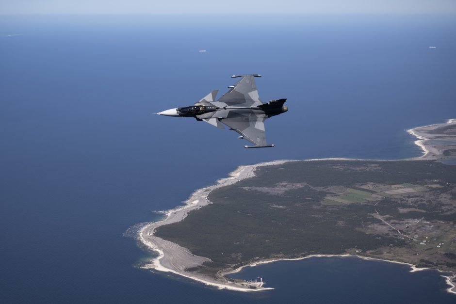 Švedija gali nemokamai perduoti Čekijai anksčiau išnuomotus naikintuvus „Gripen“