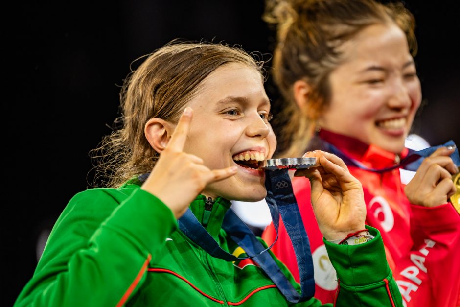 Šalies vadovai sveikina D. Banevič iškovojus sidabro medalį 