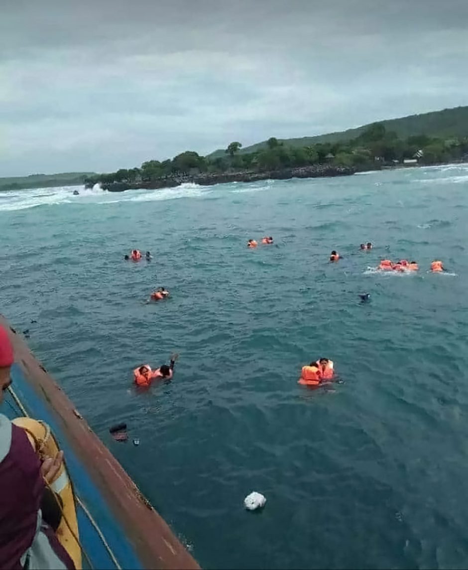 Indonezijoje nuskendus keltui žuvo mažiausiai 12 žmonių