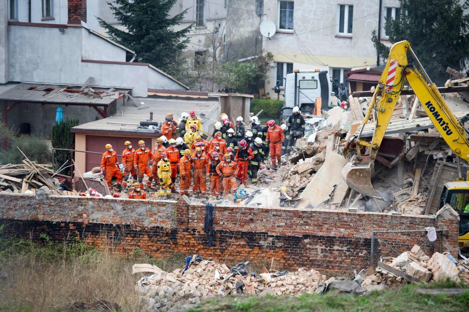 Lenkijoje sugriuvo daugiabutis, yra žuvusių 