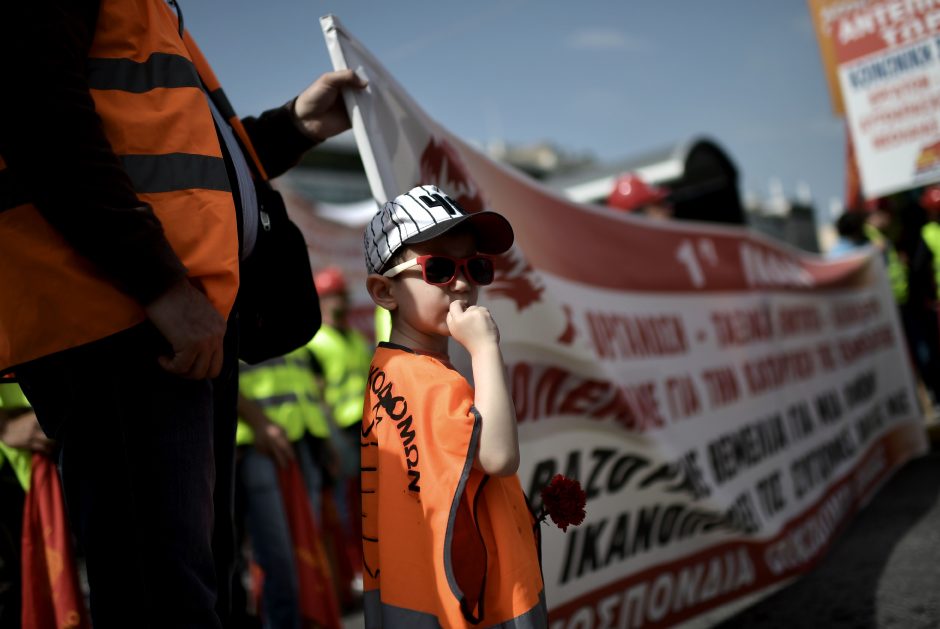 Tarptautinę darbo dieną pasaulyje – audringos demonstracijos