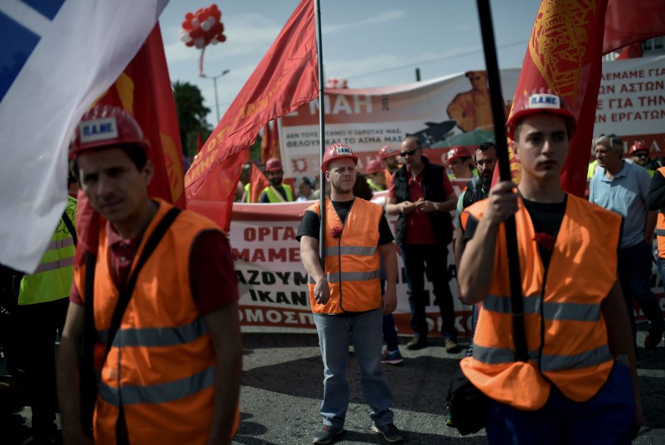 Tarptautinę darbo dieną pasaulyje – audringos demonstracijos