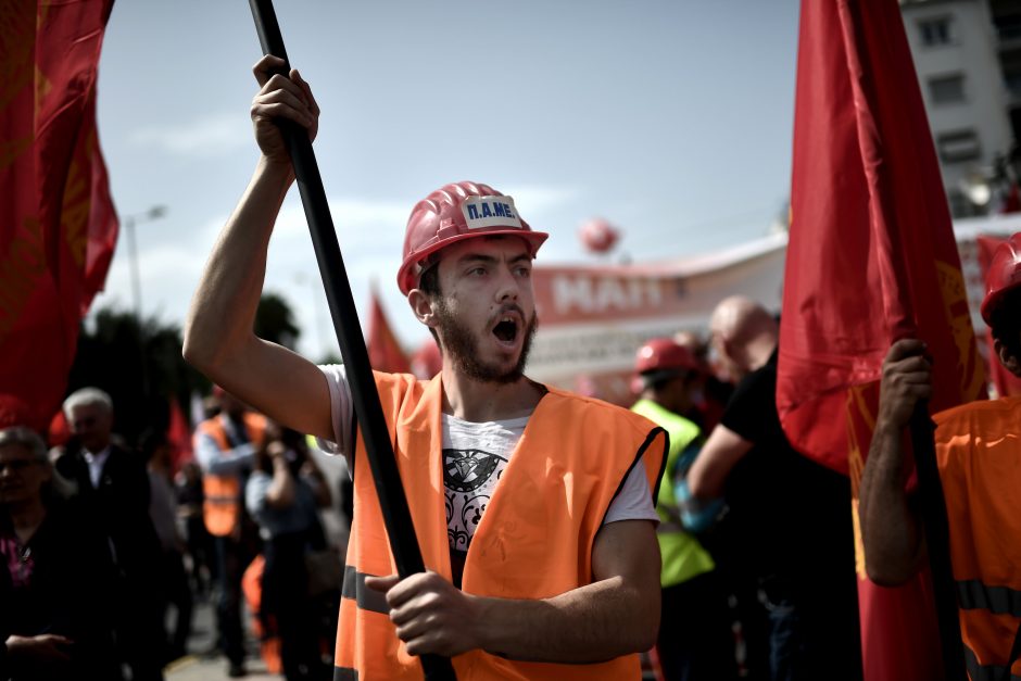 Tarptautinę darbo dieną pasaulyje – audringos demonstracijos