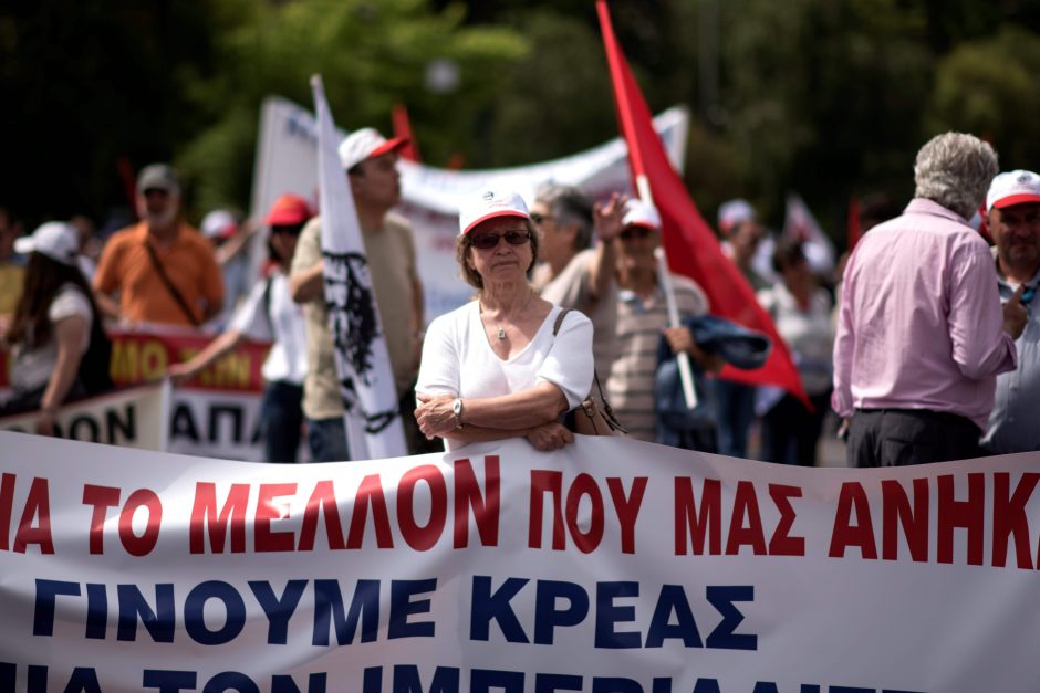 Tarptautinę darbo dieną pasaulyje – audringos demonstracijos