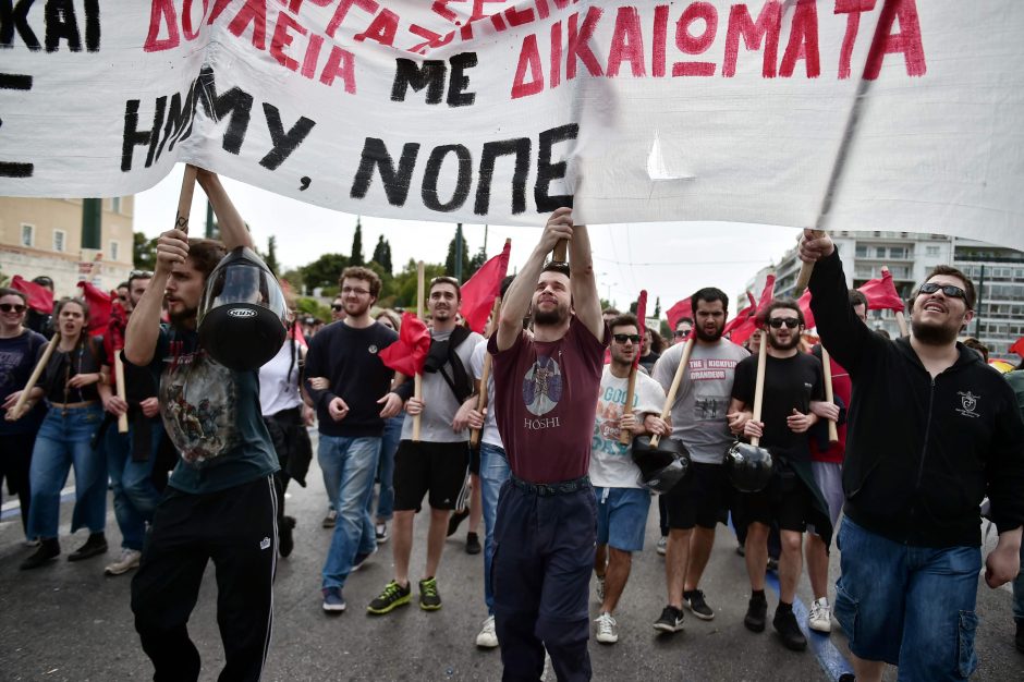 Tarptautinę darbo dieną pasaulyje – audringos demonstracijos