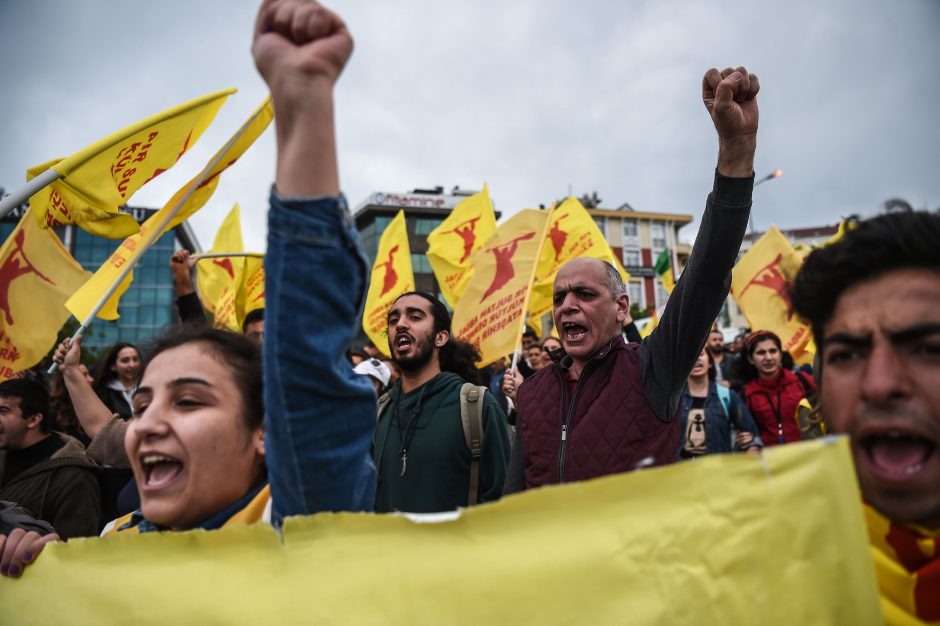 Tarptautinę darbo dieną pasaulyje – audringos demonstracijos