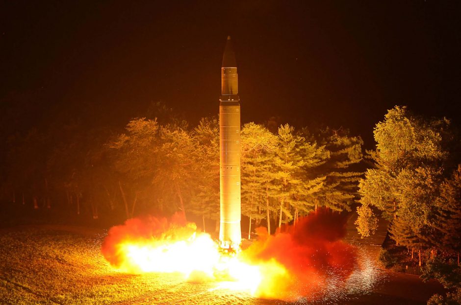 Japonijos gynybos ministerija: Šiaurės Korėja galimai paleido balistinę raketą 