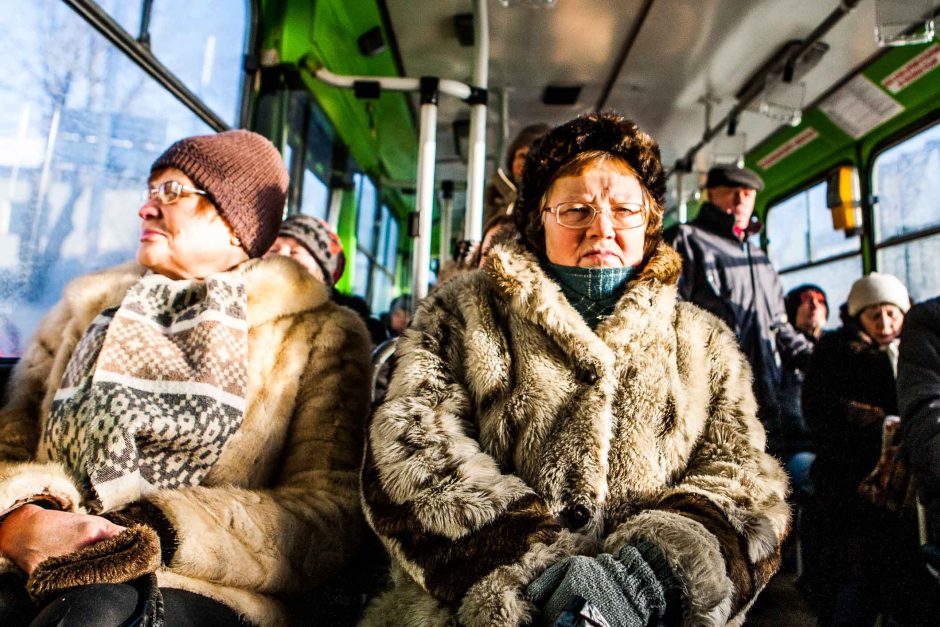 Sušalusi keleivė: važiuodama drebu ir svajoju apie šiltą arbatą