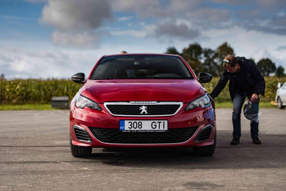 Bėgikę D. Lobačevskę išgąsdino svajonių automobilis