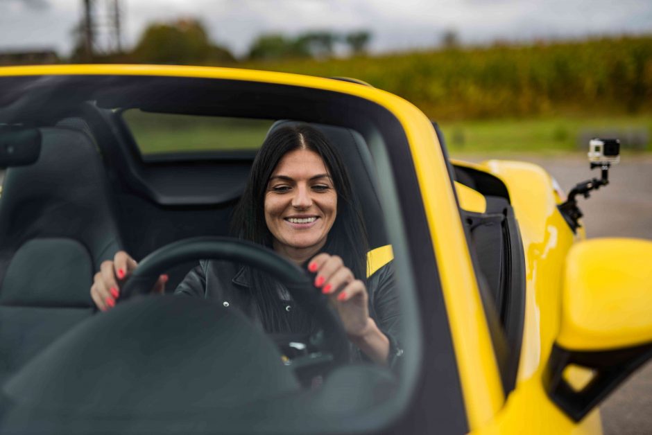 Bėgikę D. Lobačevskę išgąsdino svajonių automobilis