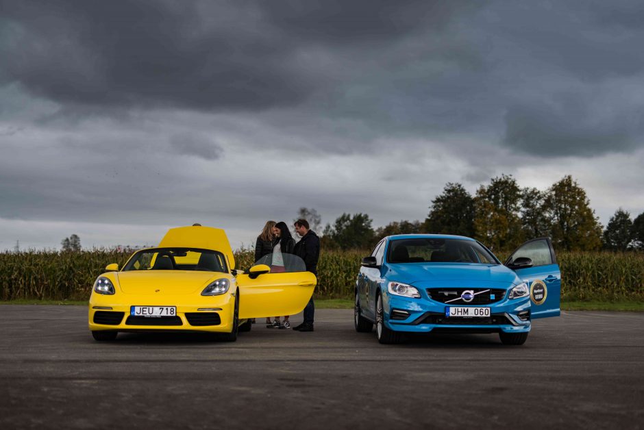 Bėgikę D. Lobačevskę išgąsdino svajonių automobilis