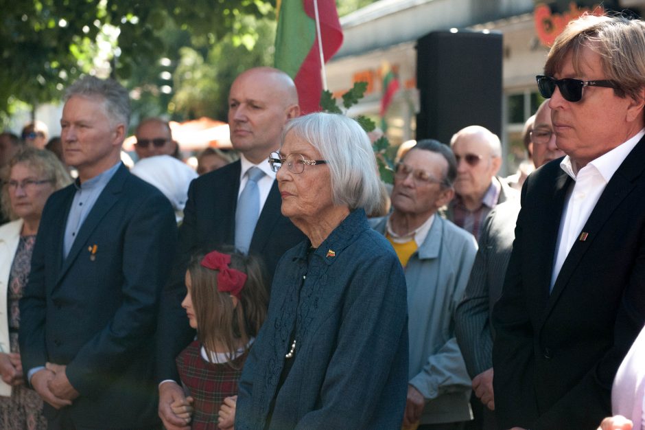 Iškilmingai atidengtas J. Vileišio paminklas