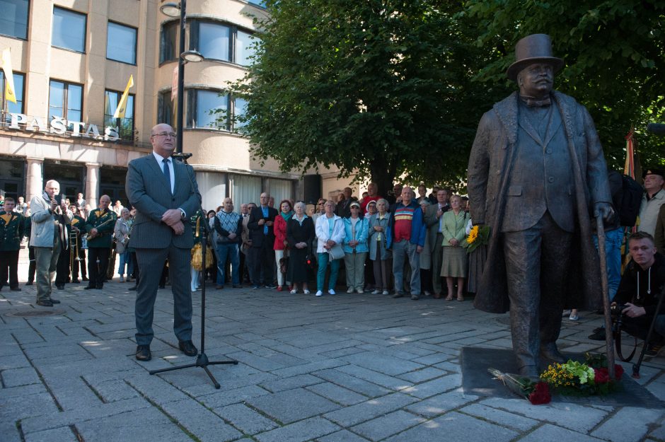 Iškilmingai atidengtas J. Vileišio paminklas