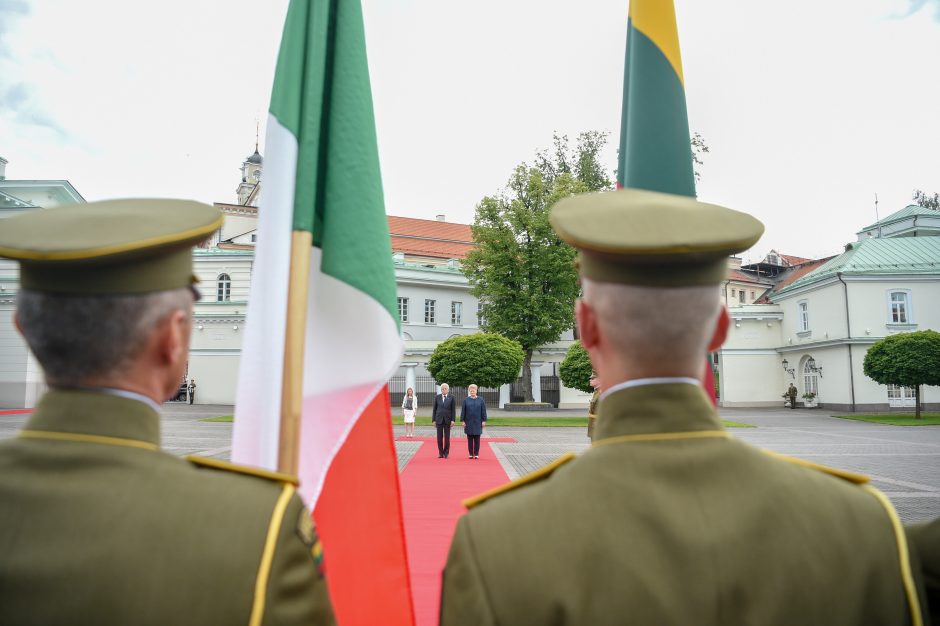 Italijos prezidentas reiškia solidarumą Lietuvai dėl kylančių saugumo iššūkių