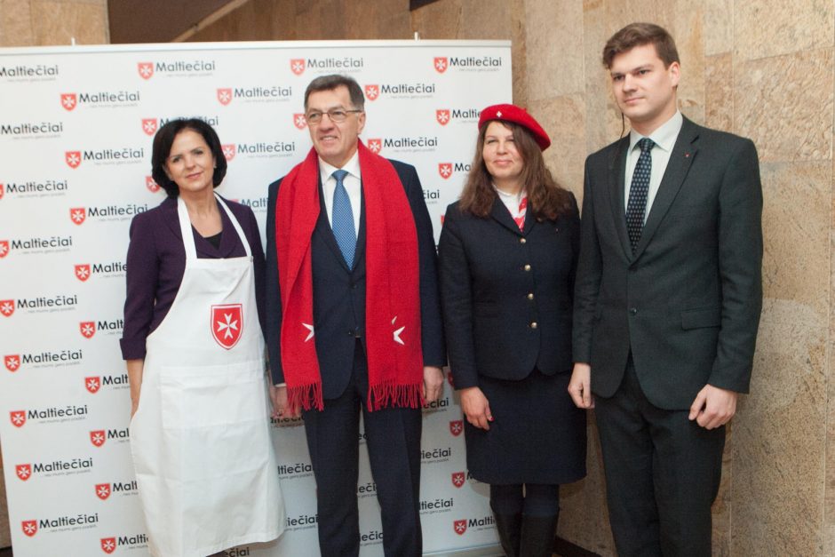 Labdaros akcija „Maltiečių sriuba“ prasidėjo Vyriausybėje
