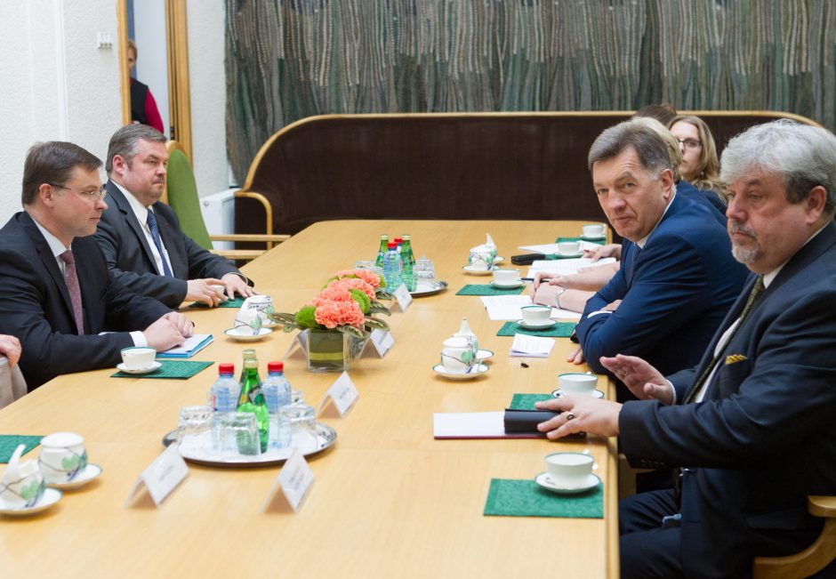 A. Butkevičius susitiko su eurokomisaru V. Dombrovskiu