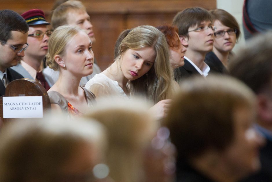 Akademiniai Vilniaus universiteto metai palydėti „Finis anni academici“ švente