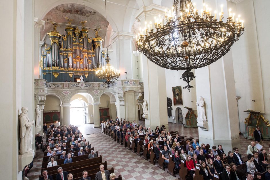 Akademiniai Vilniaus universiteto metai palydėti „Finis anni academici“ švente