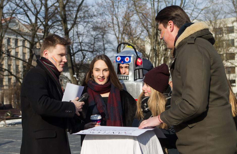 Meilės dieną premjeras ragina grįžti prie gėjų partnerystės klausimo