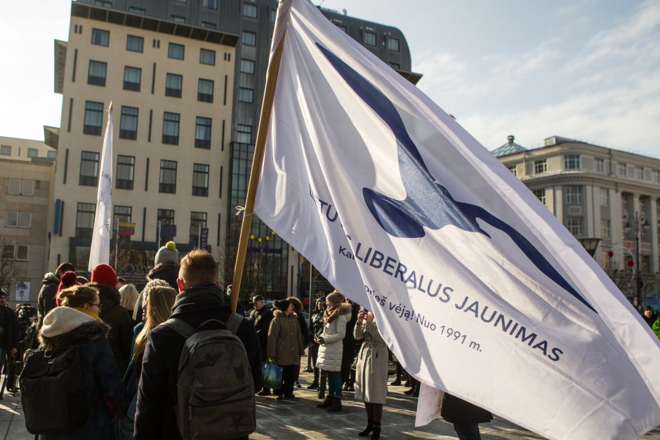 Meilės dieną premjeras ragina grįžti prie gėjų partnerystės klausimo