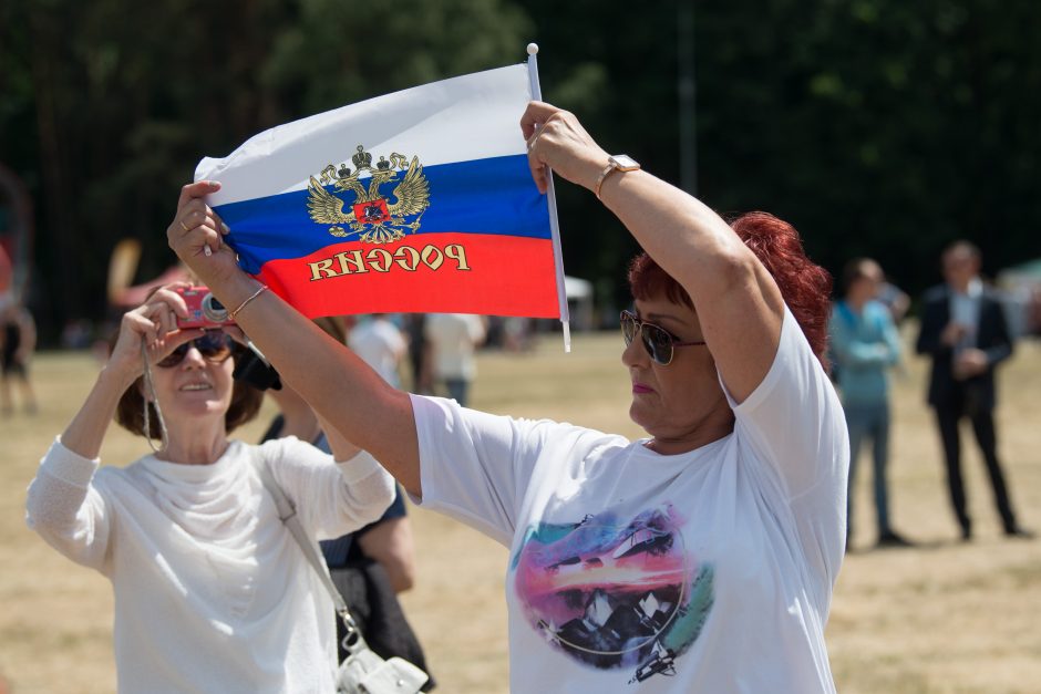 Prie Rusijos ambasados pagerbtas B. Nemcovas, Vingio parke – rusų kultūros diena
