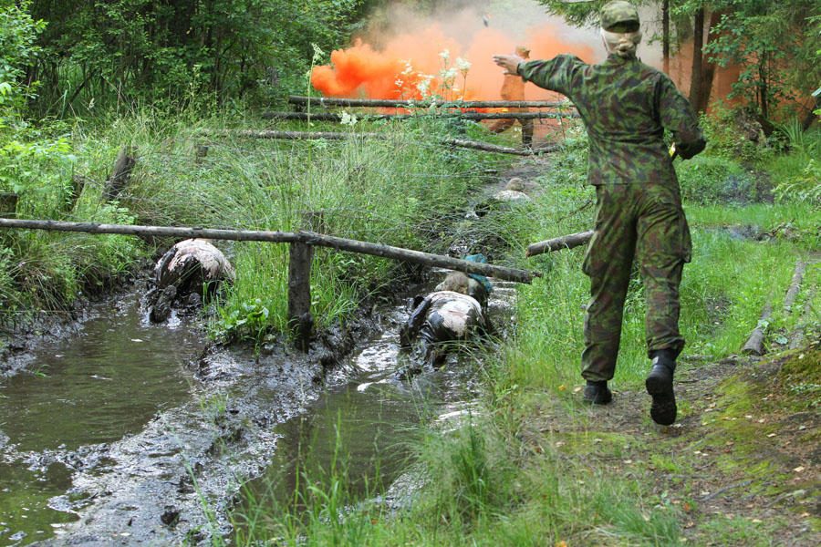 Jaunųjų šaulių pratybų dalyviai: įveikus šią trasą galima ir kalnus nuversti