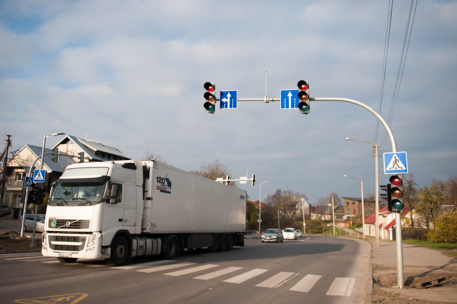 Nauji šviesoforai: padeda ar trukdo?