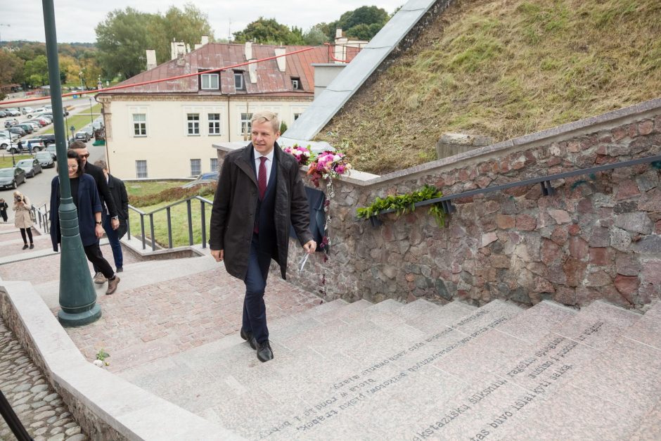 Atidengti Nobelio premijos laureato Č. Milošo laiptai