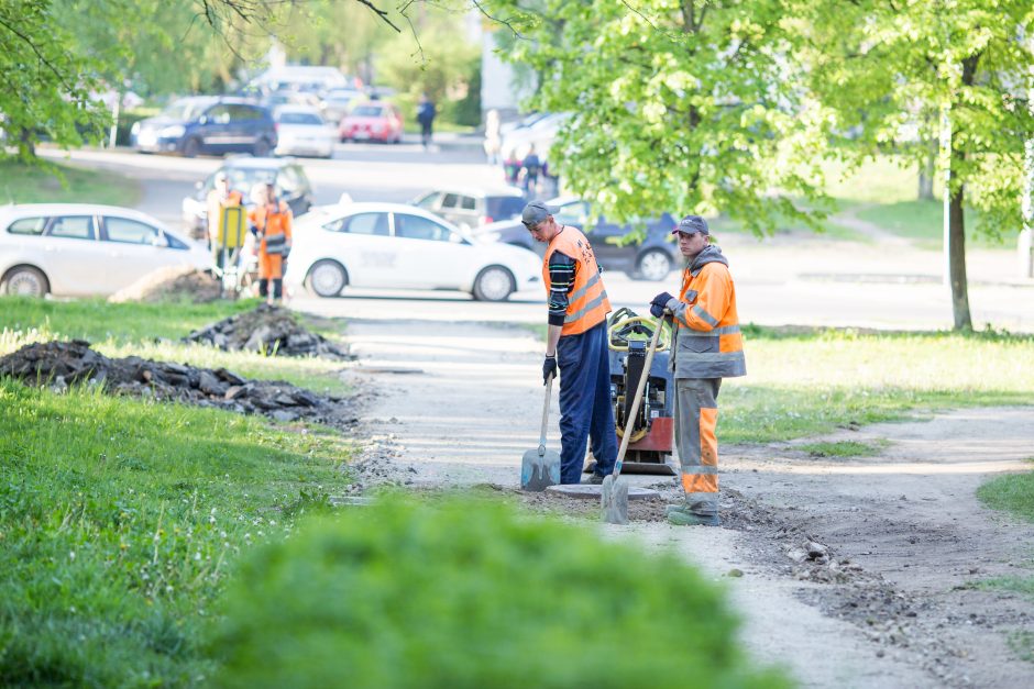 Eigulių gyventojus pažadino pučiamųjų orkestras