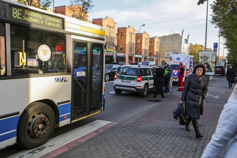 Uostamiesčio perėjoje vyrą kliudė autobusas