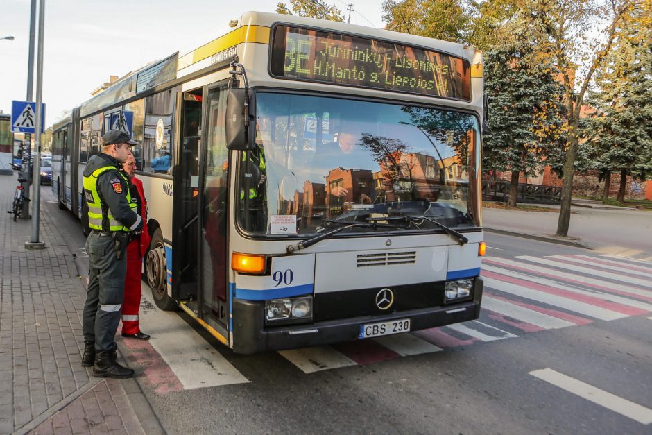 Uostamiesčio perėjoje vyrą kliudė autobusas