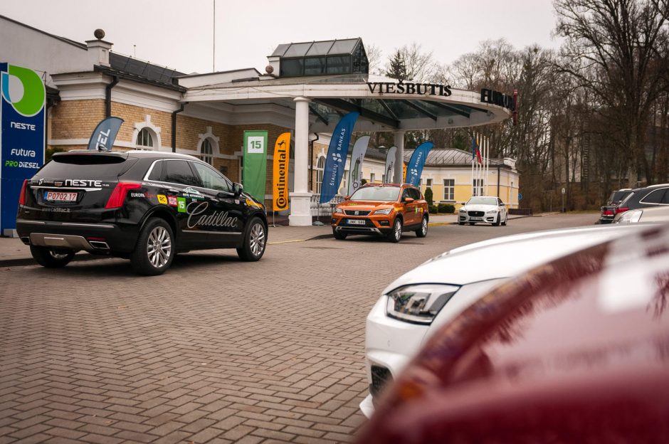 ,,Metų automobilis 2017“: prasidėjo konkurso bandymų stovykla