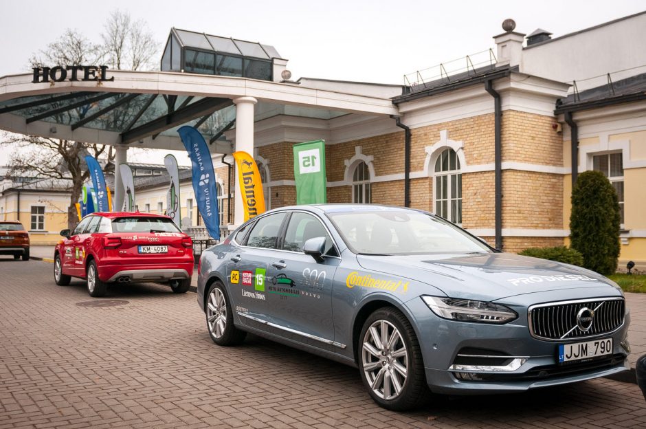 ,,Metų automobilis 2017“: prasidėjo konkurso bandymų stovykla