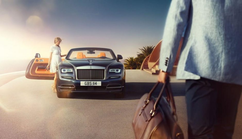 „Rolls-Royce“ pristatė „seksualiausią“ modelį – prabangų kabrioletą „Dawn“