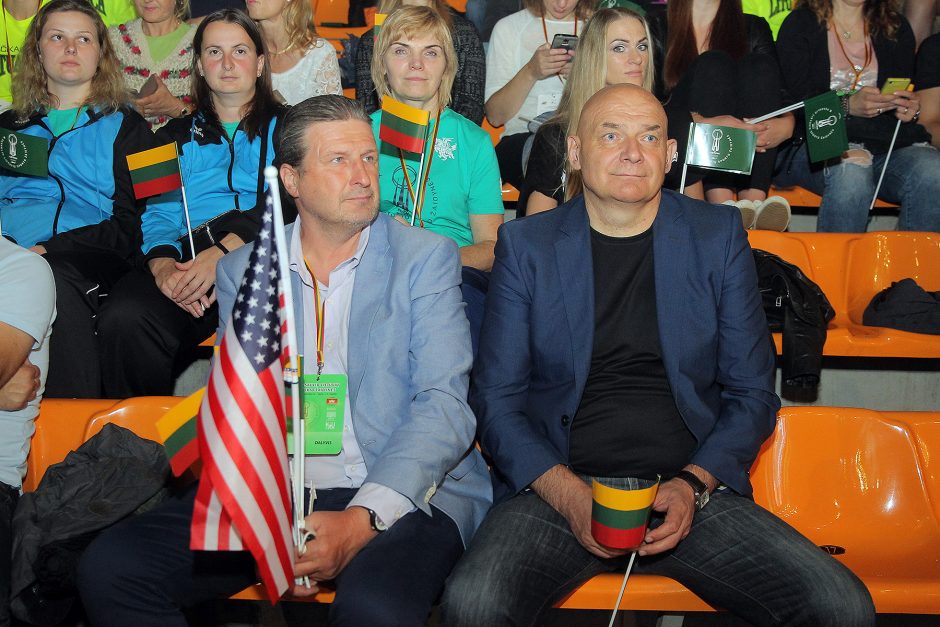 Pasaulio lietuvių sporto žaidynių dalyvius sveikino ir D. Grybauskaitė, ir V. Adamkus