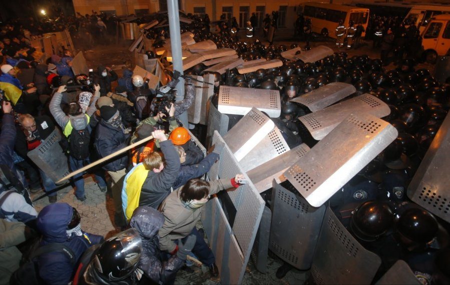 Protesto akcija Kijevo Nepriklausomybės aikštėje peraugo į visuotinį streiką