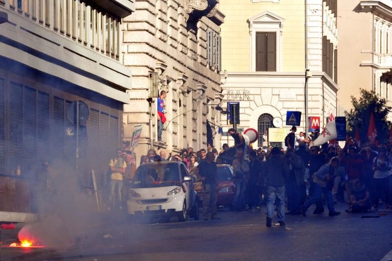 Romoje per riaušes nukentėjo daugiau kaip 70 žmonių