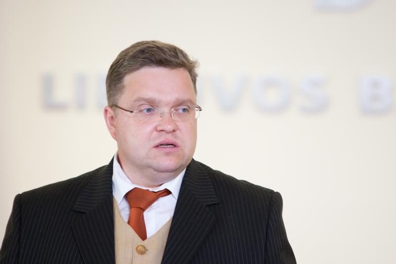 Lietuvos banko vadovas: vienintelis pavojus euro įvedimui – fiskalinis deficitas