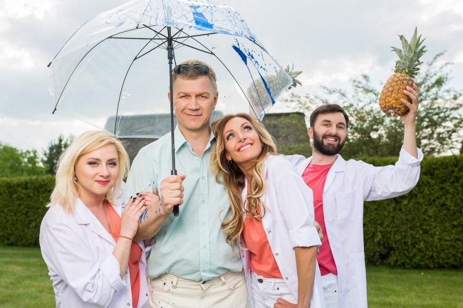 TV3 vasaros sezonas prasideda maudynėmis spalvinguose dažuose
