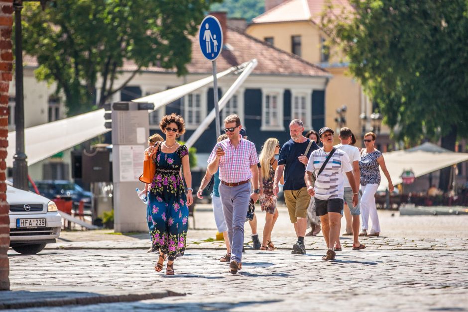 Į Laisvės alėją – išdidžiai su šlepetėmis