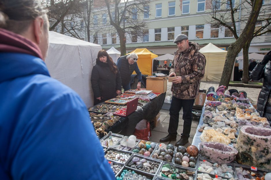 Mugė vilioja ir pirkėjus, ir ieškančiuosius pramogų