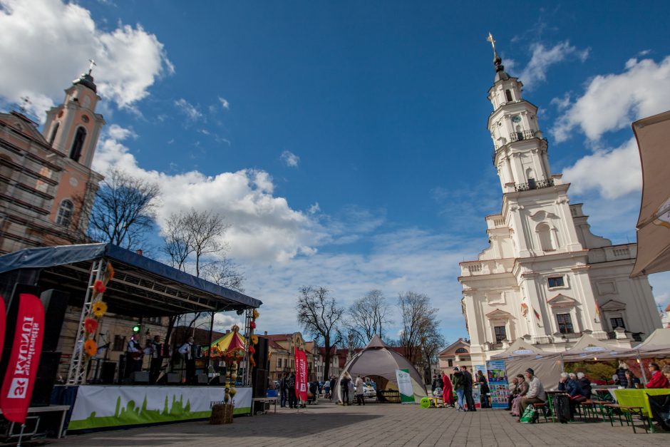 Mugė vilioja ir pirkėjus, ir ieškančiuosius pramogų