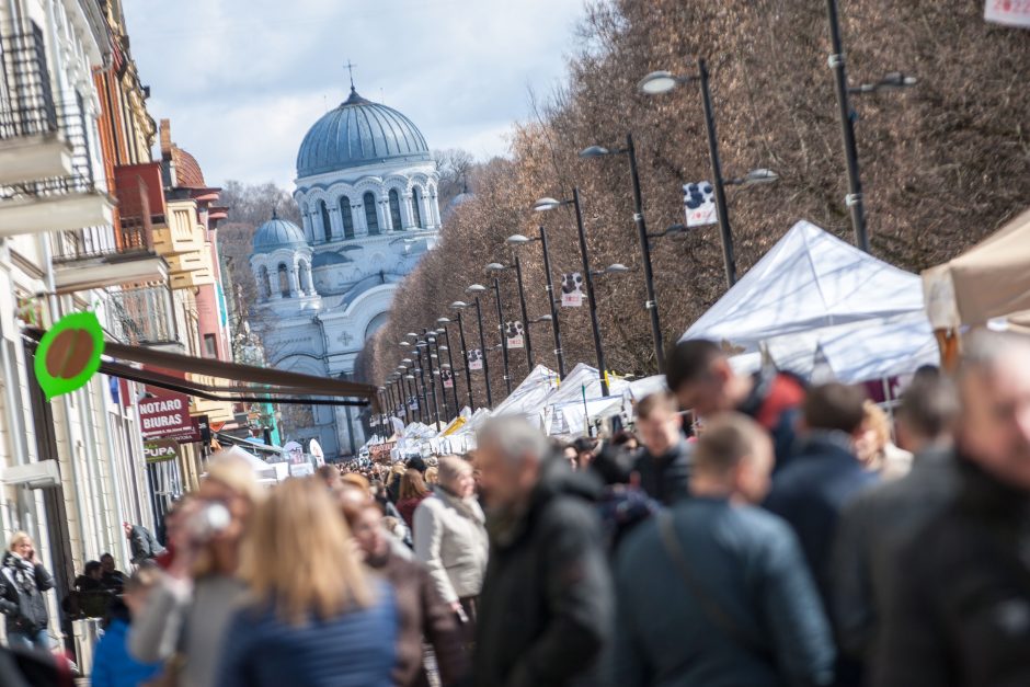 Mugė vilioja ir pirkėjus, ir ieškančiuosius pramogų