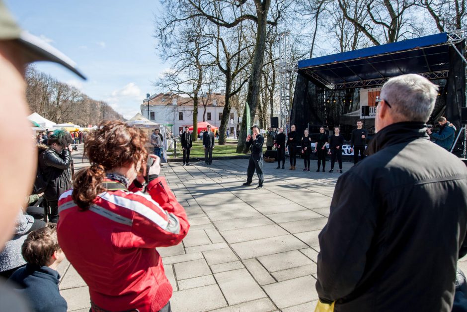 Mugė vilioja ir pirkėjus, ir ieškančiuosius pramogų