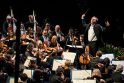 Karališka: V. Petrenkos vadovaujamas orkestras, maestro S. Trpčeskis ir Kauno valstybinis choras užpildė areną tobulai atliekama muzika.