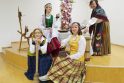 Atida: daug dėmesio buvo skirta ne tik lietuvių tradicijoms, kalbai, bet ir kitiems tautinės tapatybės ženklams: tautiniams drabužiams, šokiams. 