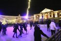 Pramogos: ledo čiuožykla Teatro aikštėje veiks dar daugiau nei mėnesį, šventines nuotaikas mieste primins ir iki sausio 9 d. šviesiantys papuošimai.